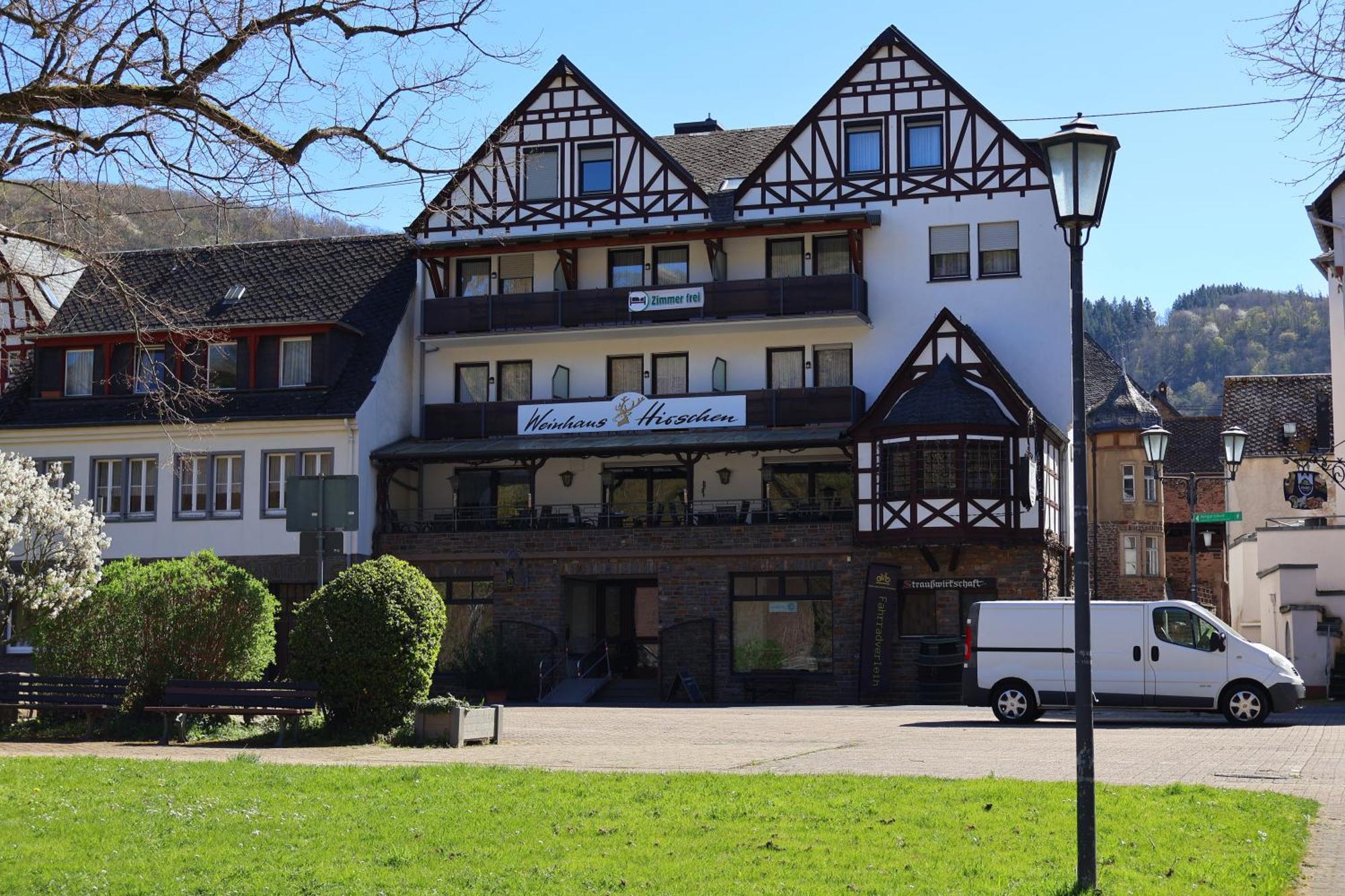 Weinhaus Hirschen Bruttig Hotel Exterior photo